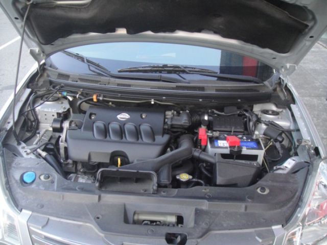 09 bluebird 2.0 銀~便宜代步車!  第16張相片