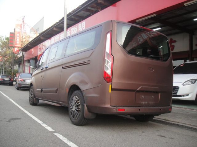 14  Tourneo Custom 2.2t 棕~柴油.九人座!  第6張相片
