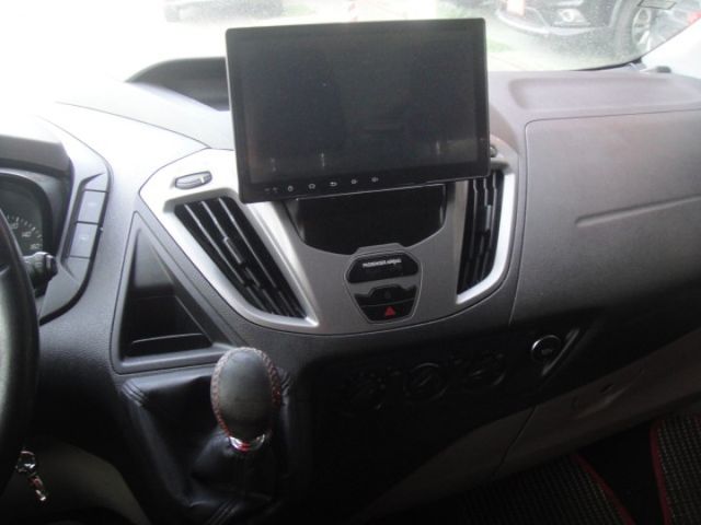 14  Tourneo Custom 2.2t 棕~柴油.九人座!  第11張相片