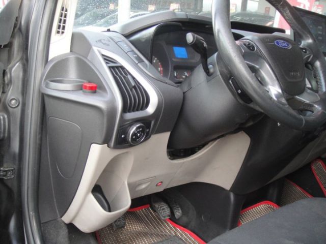 14  Tourneo Custom 2.2t 棕~柴油.九人座!  第16張相片