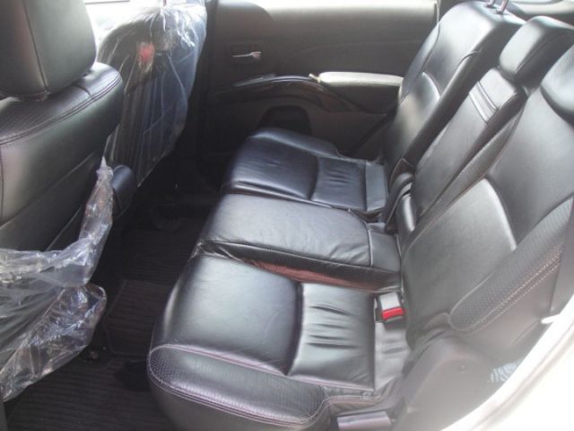 11 Outlander 2.4 2WD 豪華型~白.很省油.車極美--好開!  第13張相片