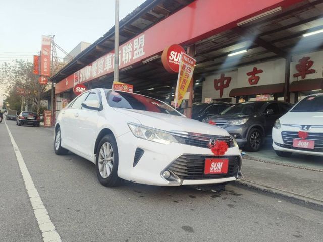 15 Camry 2.0 白~女用車.車極美!  第2張相片