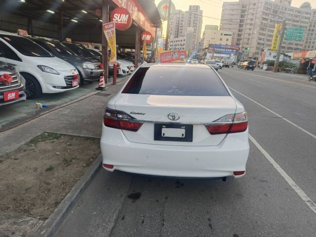 15 Camry 2.0 白~女用車.車極美!  第4張相片