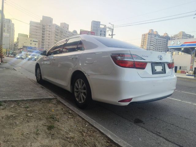 15 Camry 2.0 白~女用車.車極美!  第5張相片