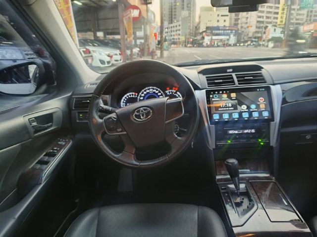 15 Camry 2.0 白~女用車.車極美!  第8張相片