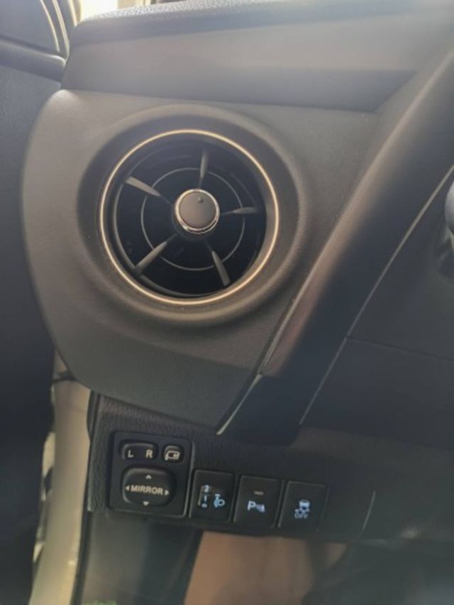 18 Altis 1.8 白 經典型~小姐車.很是美! I-KEY免鑰匙/LED日行燈尾燈/循跡防滑/定速巡航/安卓機/  第18張相片