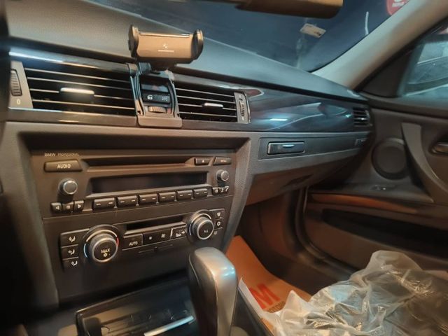 10 BMW 320 白~ 小姐用.一手車.祇跑12.4萬km.極美!  第4張相片