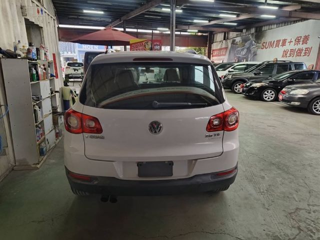 11 Tiguan 2.0 TSi 白~四輪驅動.六安.7速DSG.車極美!  第6張相片