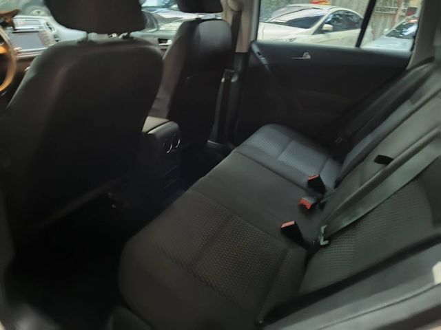 11 Tiguan 2.0 TSi 白~四輪驅動.六安.7速DSG.車極美!  第7張相片