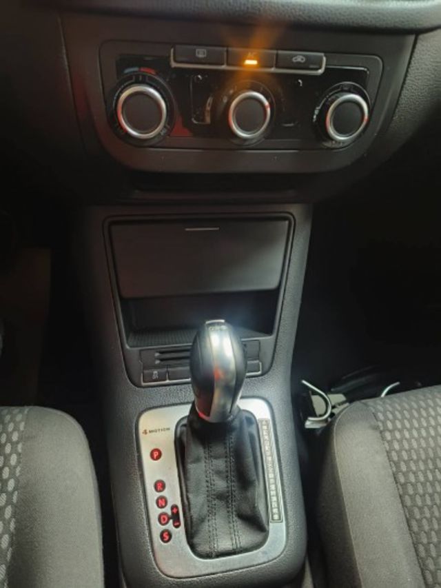 11 Tiguan 2.0 TSi 白~四輪驅動.六安.7速DSG.車極美!  第18張相片