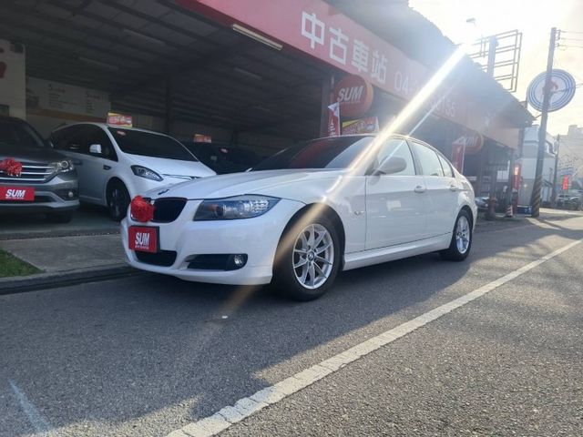10 BMW 320 白~ 小姐用.一手車.祇跑12.4萬km.極美!  第2張相片