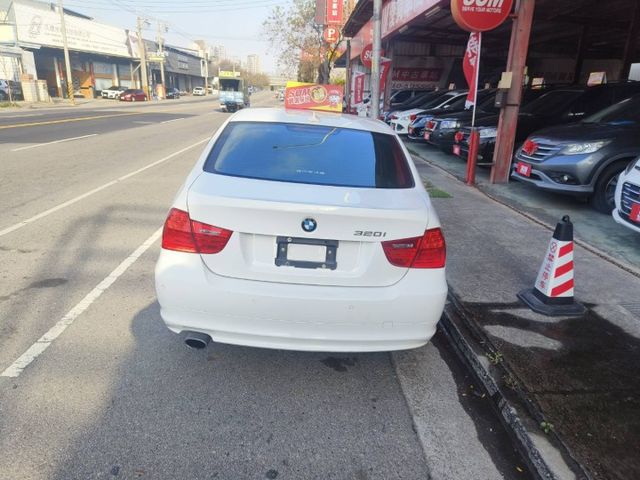 10 BMW 320 白~ 小姐用.一手車.祇跑12.4萬km.極美!  第5張相片