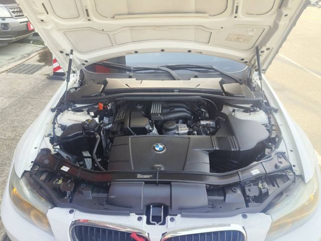 10 BMW 320 白~ 小姐用.一手車.祇跑12.4萬km.極美!  第6張相片