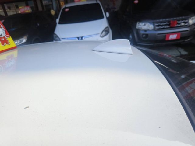 10 BMW 320 白~ 小姐用.一手車.祇跑12.4萬km.極美!  第12張相片