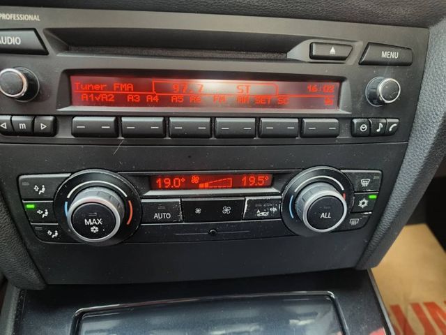 10 BMW 320 白~ 小姐用.一手車.祇跑12.4萬km.極美!  第17張相片