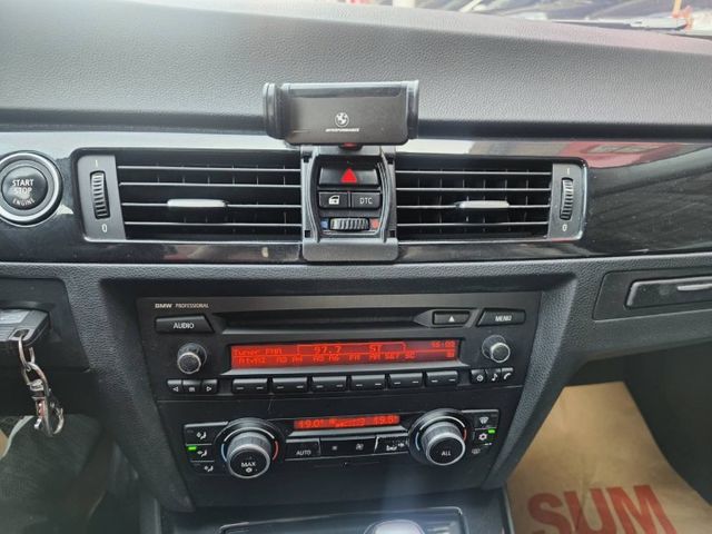 10 BMW 320 白~ 小姐用.一手車.祇跑12.4萬km.極美!  第20張相片