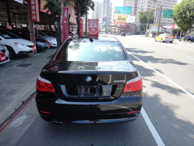 07 新款525i 黑/黑~總代理.大學教授車.原漆~車甚美!  第5張相片