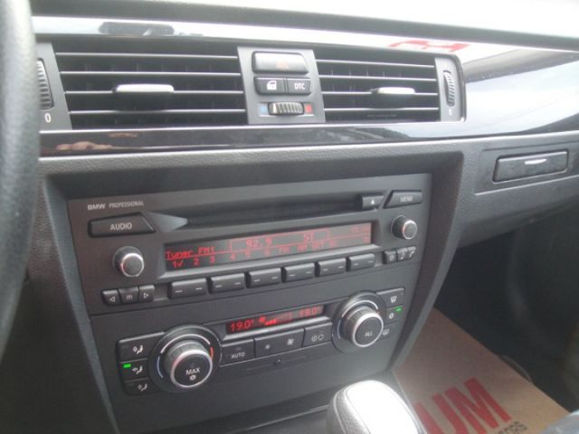 09 BMW 320 2.0 改款後新款2010~銀/黑 汎德公司車. 仕女車. 車極美!  第18張相片