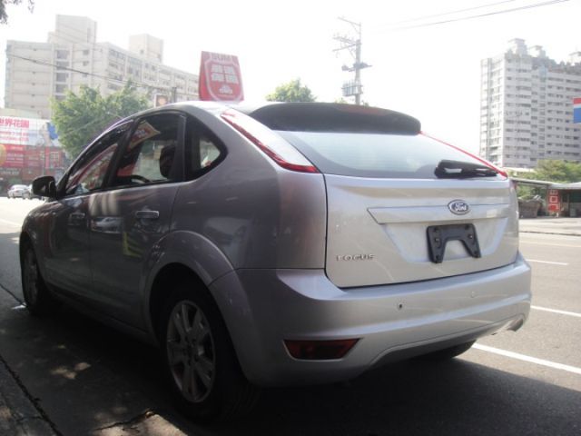 11 Focus 1.8 五門 銀~女用車.車極美!  第5張相片