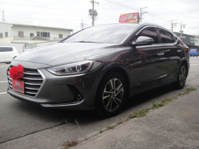 18 Hyundai Elantra 1.6 柴 灰色 超優質省稅節能房車  第2張相片
