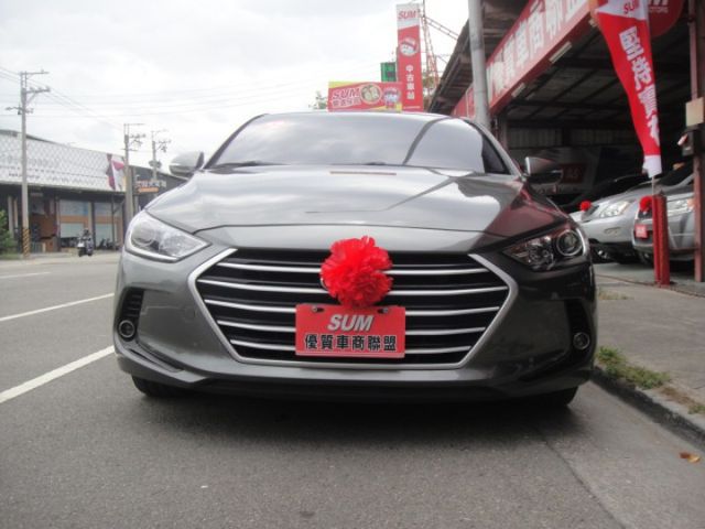 18 Hyundai Elantra 1.6 柴 灰色 超優質省稅節能房車  第19張相片