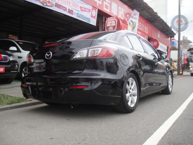 14 Mazda 3 1.6 黑~小姐車.車極美!  第6張相片