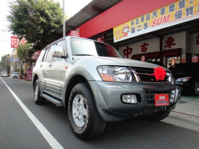 3.5 V6 銀~七人座.僅跑17萬.底盤漂亮乾靜-絕無玩坡潦溪.車極美!  第2張相片