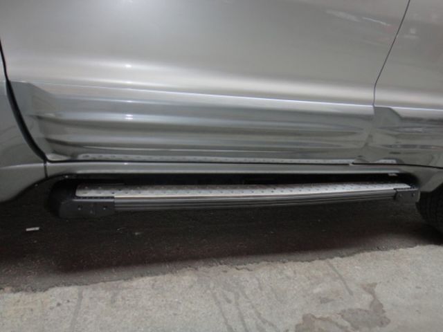3.5 V6 銀~七人座.僅跑17萬.底盤漂亮乾靜-絕無玩坡潦溪.車極美!  第20張相片