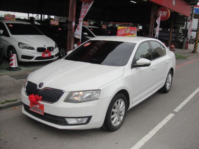 15 Octavia 1.6 灰 柴油~每公升跑22.9公里.媲美油電車.車極美!  第3張相片