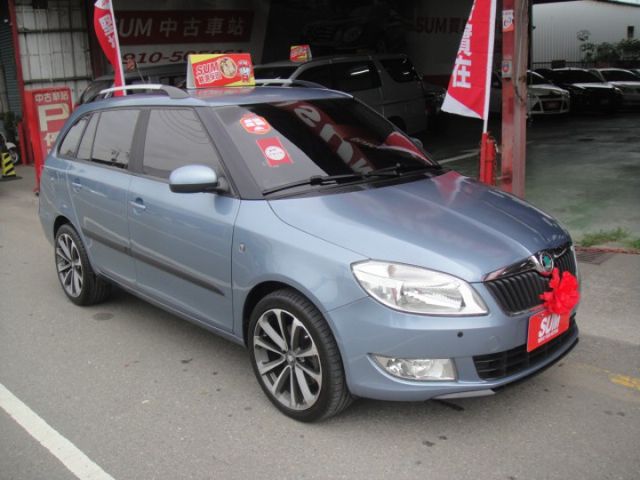 11 Fabia Combi 1.2 TSi~汽油版.祇跑10萬km.小姐車.車極新!  第18張相片