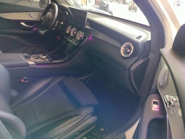 GLC250 4MATIC AMG Line 總代理 滿配 2.0L 認證車 ACC  第2張相片