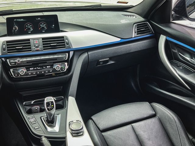 BMW寶馬 330I  第9張相片