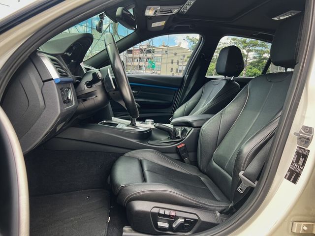 BMW寶馬 330I  第10張相片