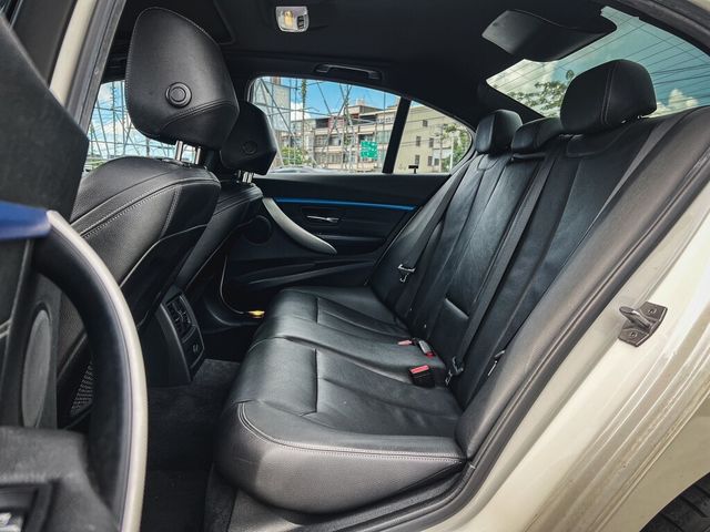 BMW寶馬 330I  第11張相片