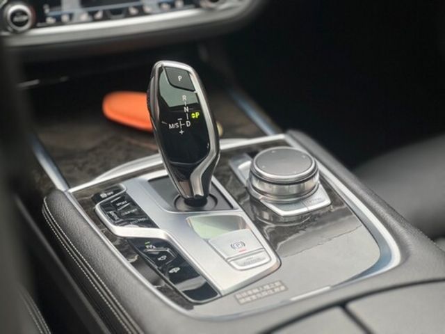 BMW寶馬 740LI  第6張相片