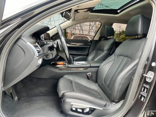 BMW寶馬 740LI  第9張相片