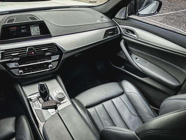 BMW寶馬 520I  第7張相片