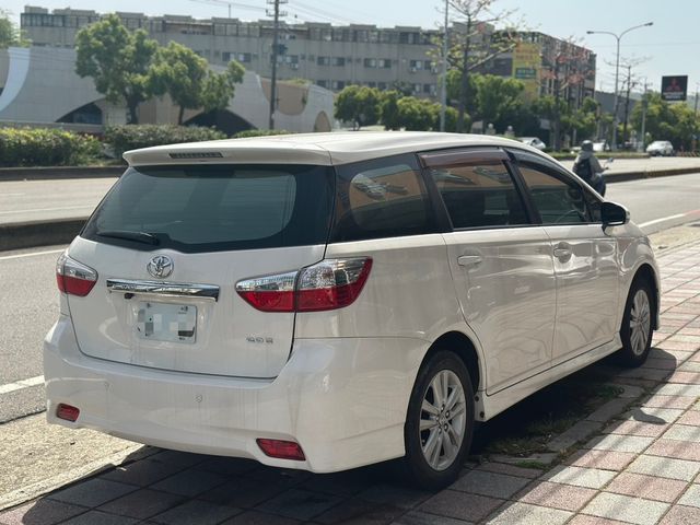 TOYOTA豐田 WISH  第2張相片