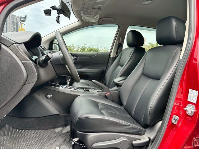 NISSAN日產 TIIDA  第2張相片
