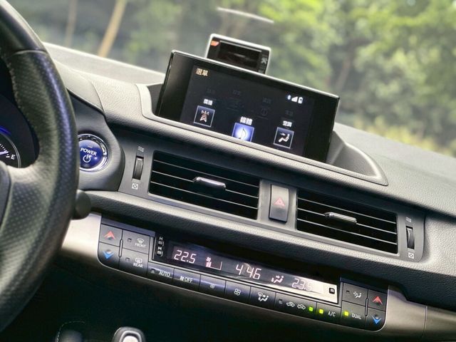 LEXUS凌志 CT200H  第4張相片