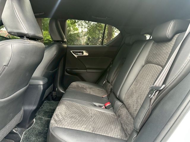LEXUS凌志 CT200H  第9張相片