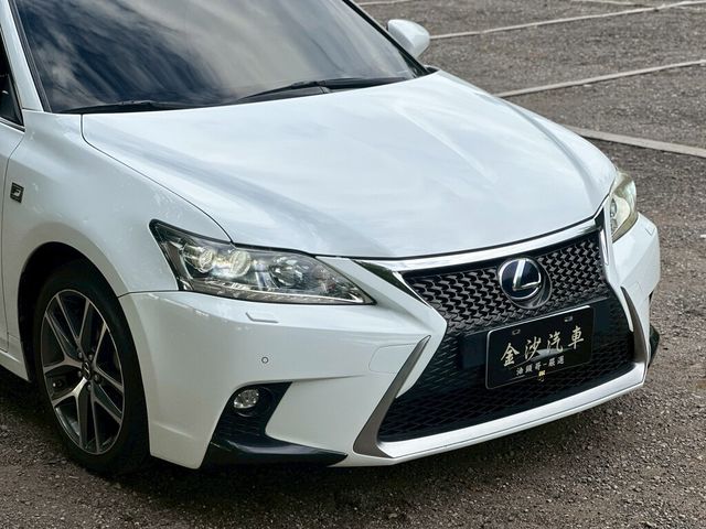 LEXUS凌志 CT200H  第14張相片