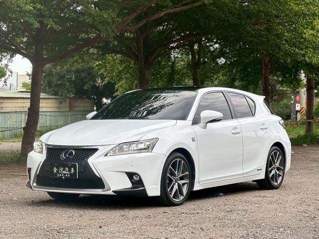LEXUS凌志 CT200H  第16張相片