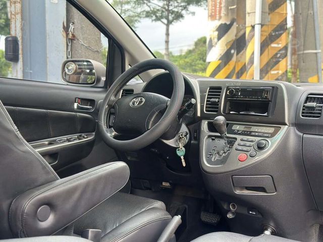 TOYOTA豐田 WISH  第6張相片