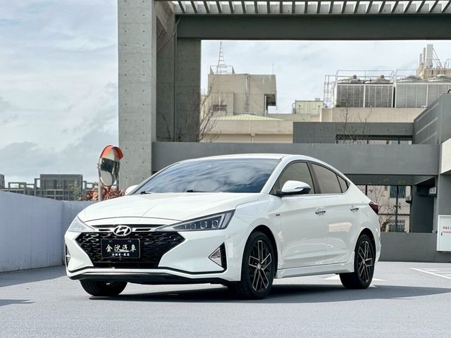 HYUNDAI現代 ELANTRA  第1張相片