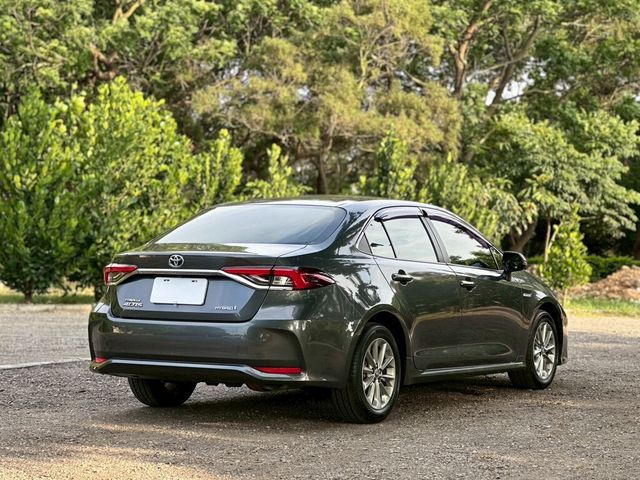 TOYOTA豐田 COROLLA ALTIS HYBRID  第2張相片