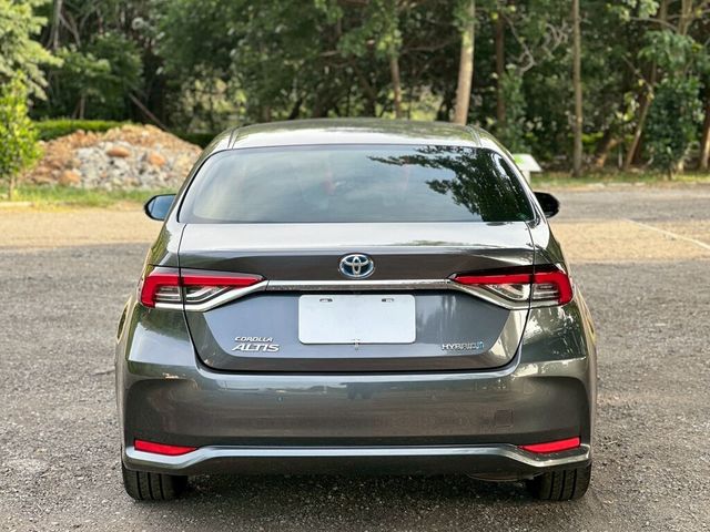TOYOTA豐田 COROLLA ALTIS HYBRID  第4張相片
