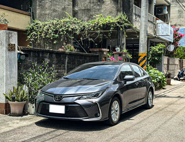 TOYOTA豐田 ALTIS  第1張相片