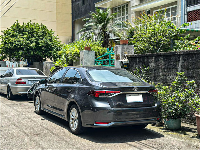 TOYOTA豐田 ALTIS  第2張相片