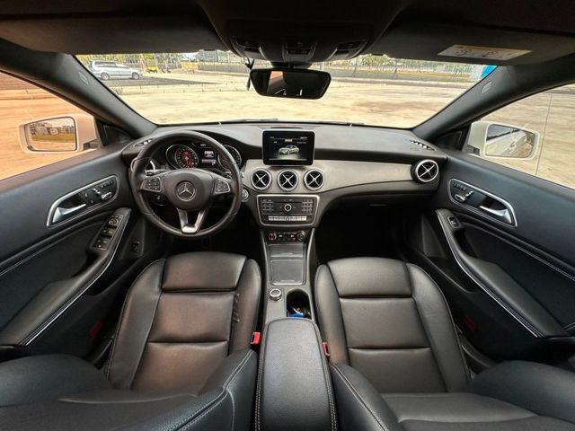 Mercedes-Benz/賓士 CLA200  第9張相片